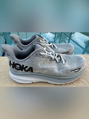 Hoka Clifton 9 Harbor Mist/Black/Gray Running Shoe Men’s Size 9D in VGC Clean